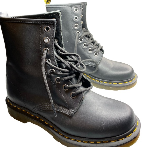 Dr Martens WOMEN'S Smooth Leather Lace Up boots size 6 - Picture 7 of 15